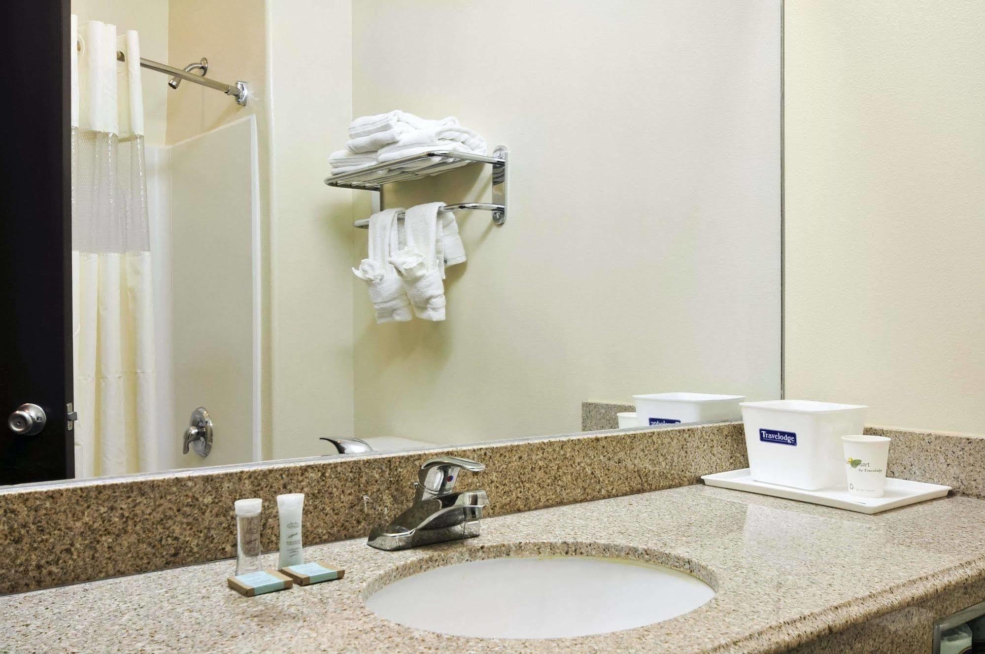 Travelodge Pharr マッカレン 部屋 写真